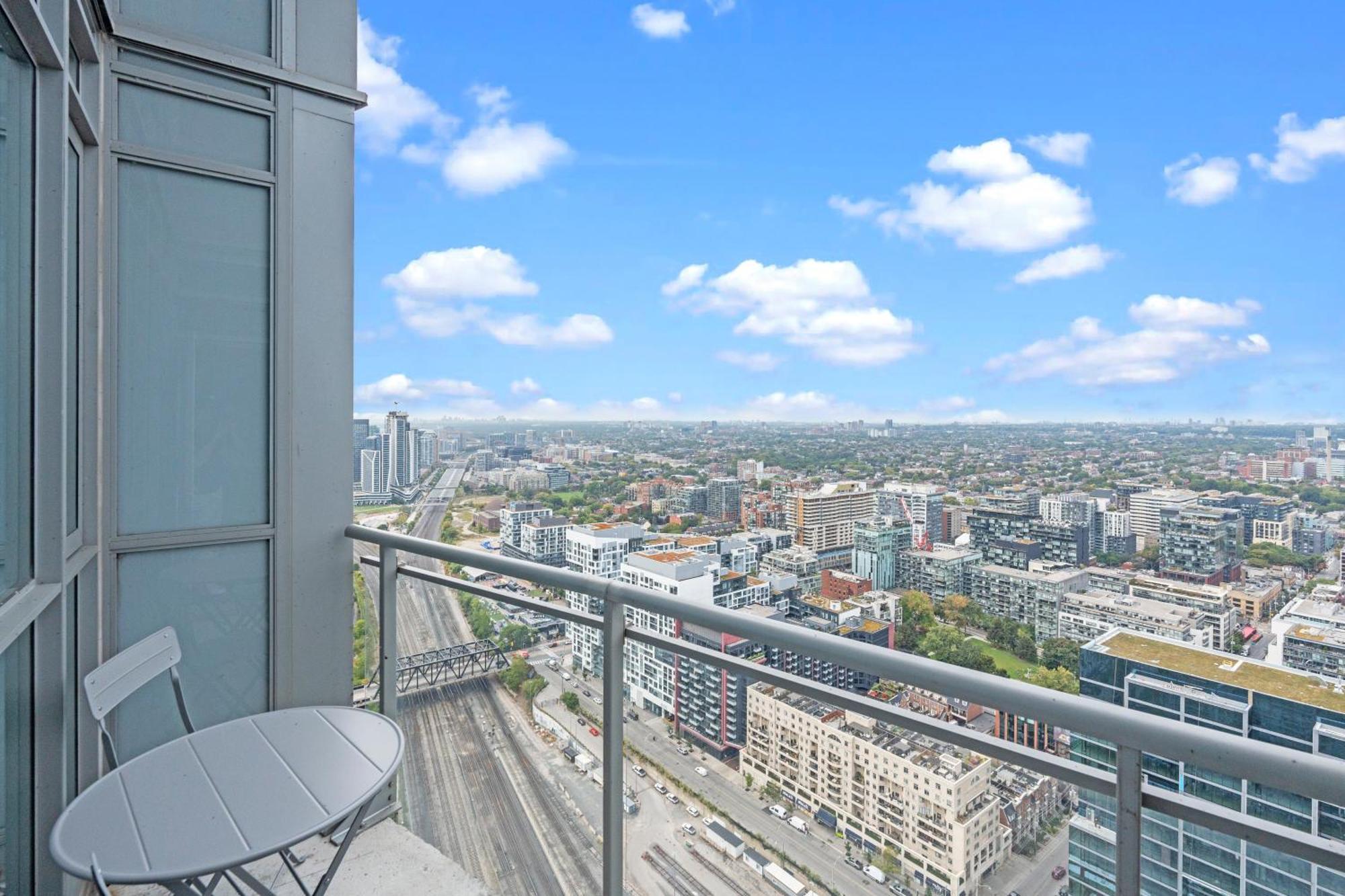 Globalstay Elegant Downtown Apartments Toronto Bagian luar foto